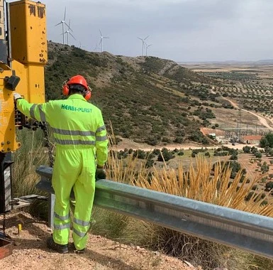 Hincado de postes para parques fotovoltaicos